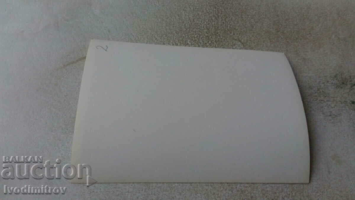 Εικόνα Δύο γυναίκες και ένα παιδί στη θάλασσα με τιμή 0.75 BGN | € 0.38