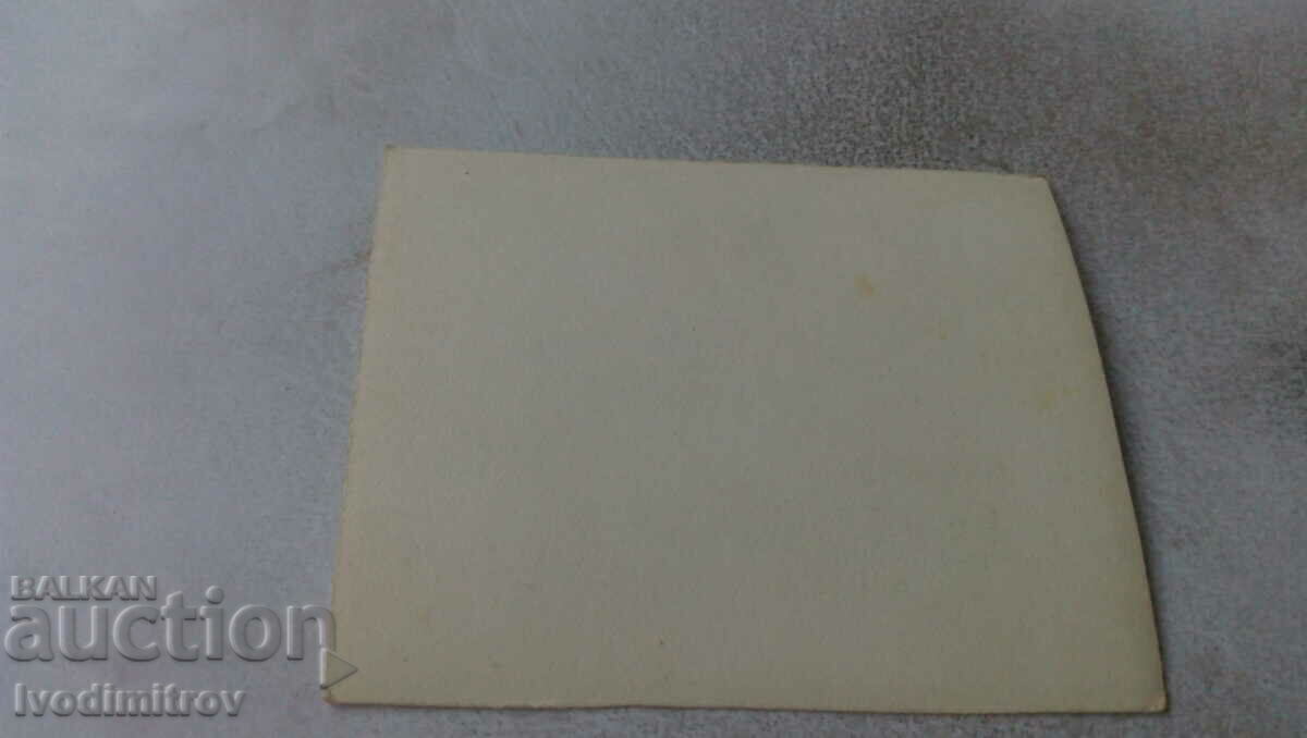 Photo Men and women having a beer with price 1.15 BGN | € 0.59 Photo Men and women having a beer with price 1.15 BGN | € 0.59