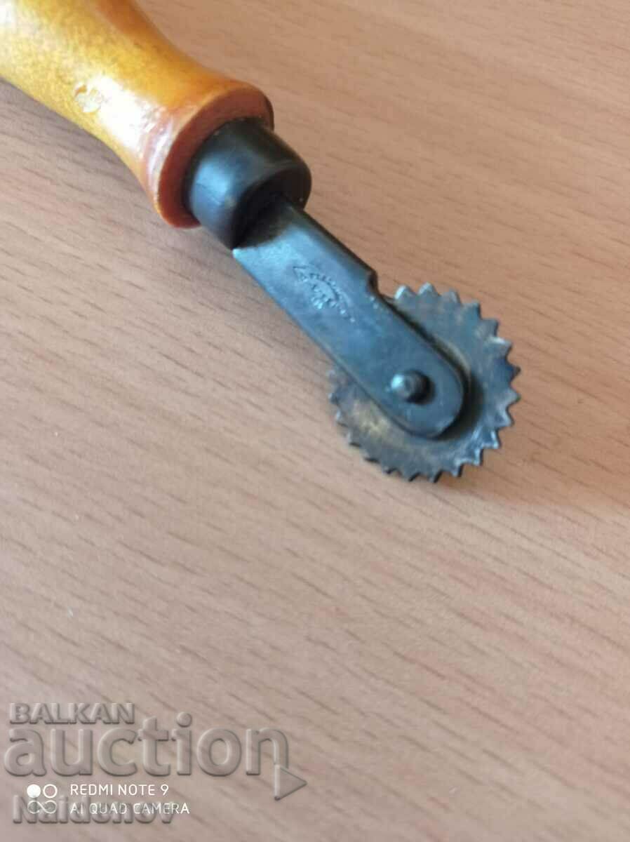 Delivery of Knife from the Soviet USSR Zavod Moscow Delivery of Knife from the Soviet USSR Zavod Moscow