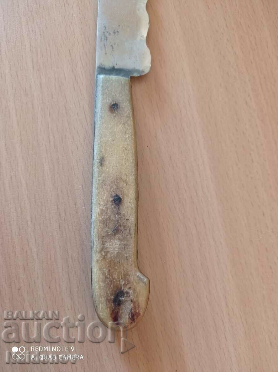 Auction  Old Royal bread knife handle bone