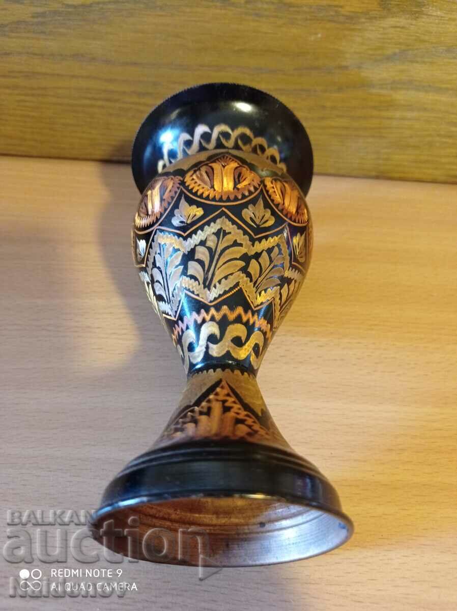 Delivery of Beautiful old bronze vase Delivery of Beautiful old bronze vase