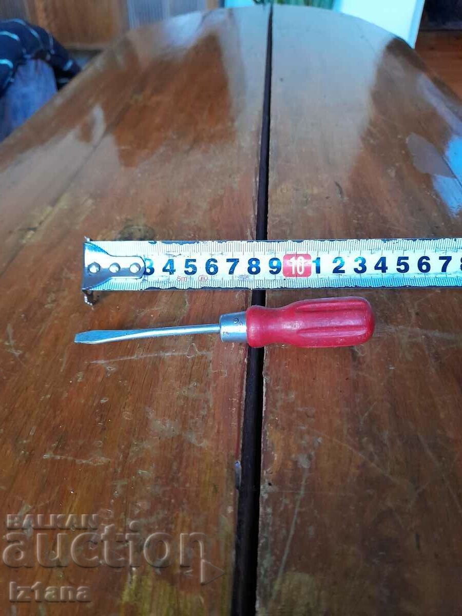 An old screwdriver with price 8.00 BGN | € 4.09