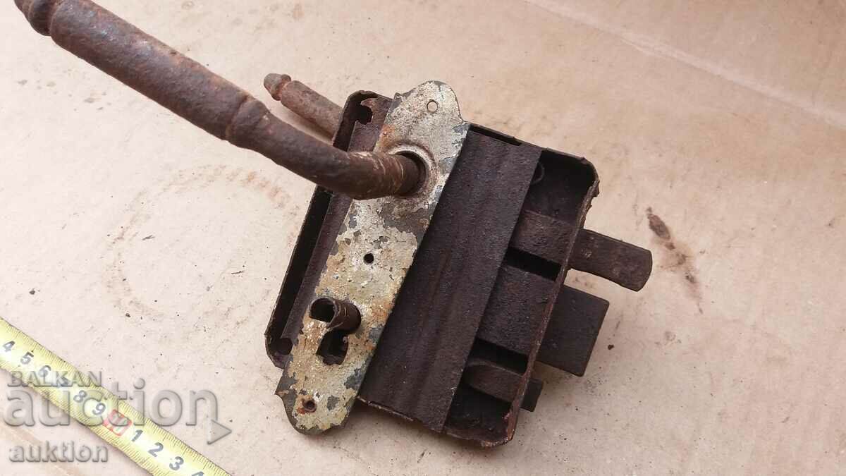 Delivery of OLD RENAISSANCE WROUGHT LOCK, GATE LOCK Delivery of OLD RENAISSANCE WROUGHT LOCK, GATE LOCK