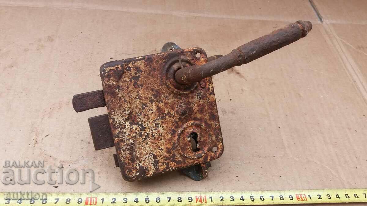 OLD RENAISSANCE WROUGHT LOCK, GATE LOCK - 6 OLD RENAISSANCE WROUGHT LOCK, GATE LOCK - 6