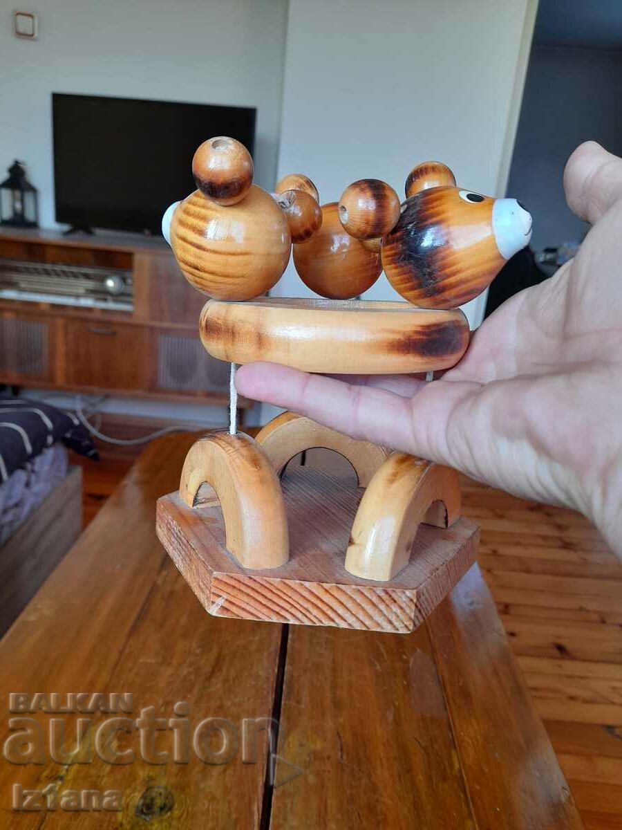 Delivery of Old wooden souvenir Delivery of Old wooden souvenir