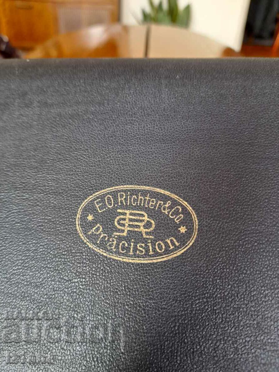 Old box of Richter Koprernikus calipers with price 18.00 BGN | € 9.20 Old box of Richter Koprernikus calipers with price 18.00 BGN | € 9.20