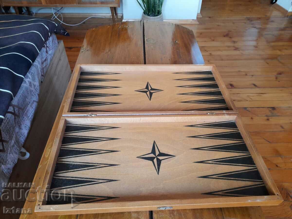 Auction Old Chess and Backgammon box Auction Old Chess and Backgammon box