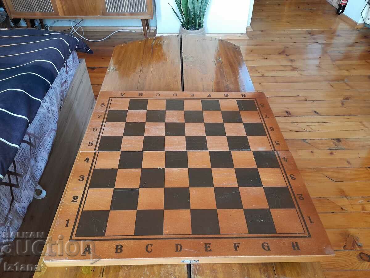 Delivery of Old Chess and Backgammon box Delivery of Old Chess and Backgammon box