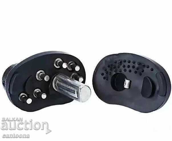 Locking device (padlock) for the weapon trigger, 2 keys with price 12.98 BGN | € 6.64 Locking device (padlock) for the weapon trigger, 2 keys with price 12.98 BGN | € 6.64