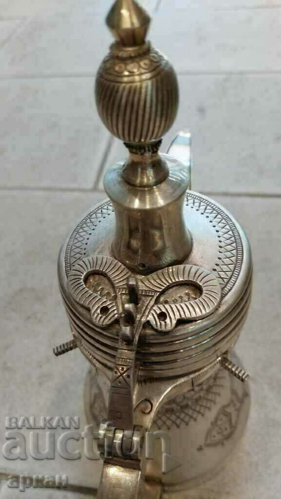 Livrarea Oală de cafea arabă argintie 0,925 masiv -987 gr. Livrarea Oală de cafea arabă argintie 0,925 masiv -987 gr.