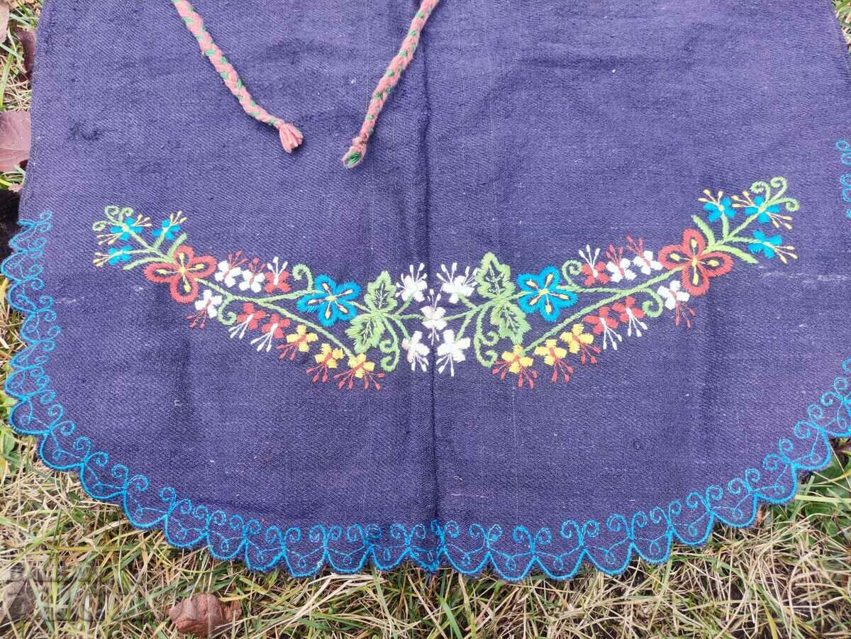 Apron with flower embroidery - 5 Apron with flower embroidery - 5