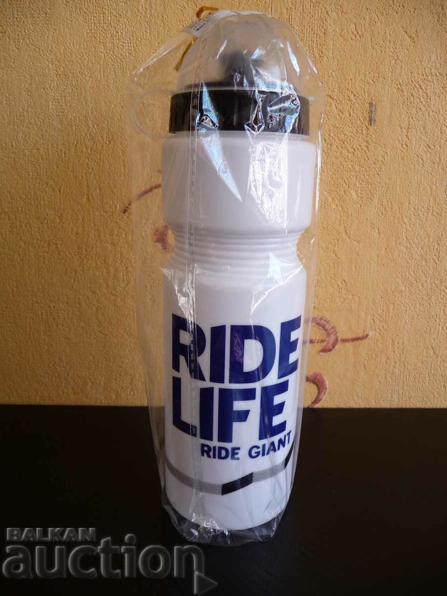 Sticla de apa Ride Life Ride Giant de 750 ml pentru bicicleta