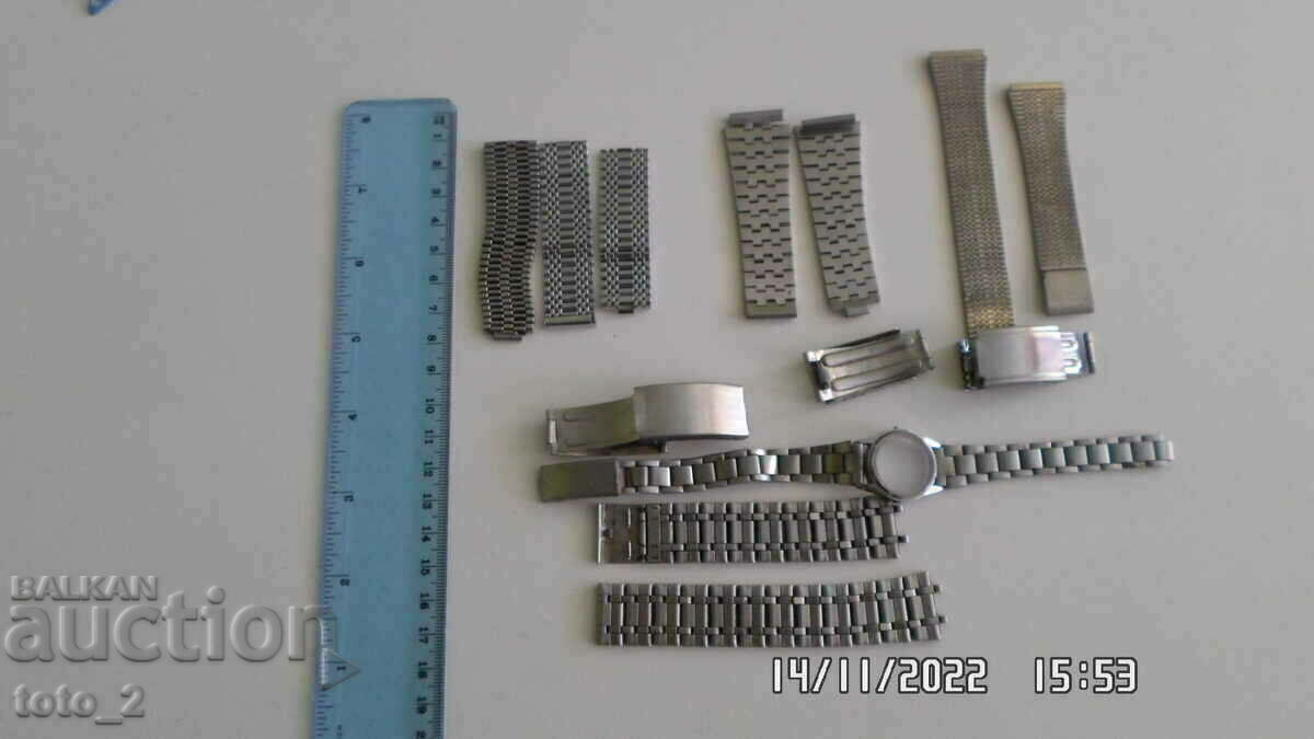 Πολλές αλυσίδες ρολογιών Πολλές αλυσίδες ρολογιών