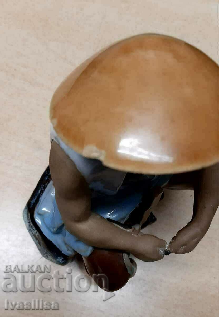 OLD PORCELAIN FIGURE.- MARKING - 6 OLD PORCELAIN FIGURE.- MARKING - 6