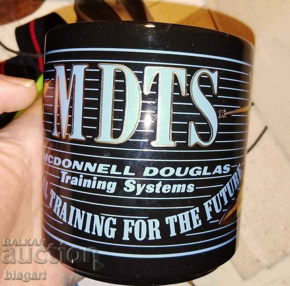 Κύπελλο πορσελάνης, ΝΑΤΟ, αεροπλάνα με τιμή 20.00 BGN | € 10.23 Κύπελλο πορσελάνης, ΝΑΤΟ, αεροπλάνα με τιμή 20.00 BGN | € 10.23