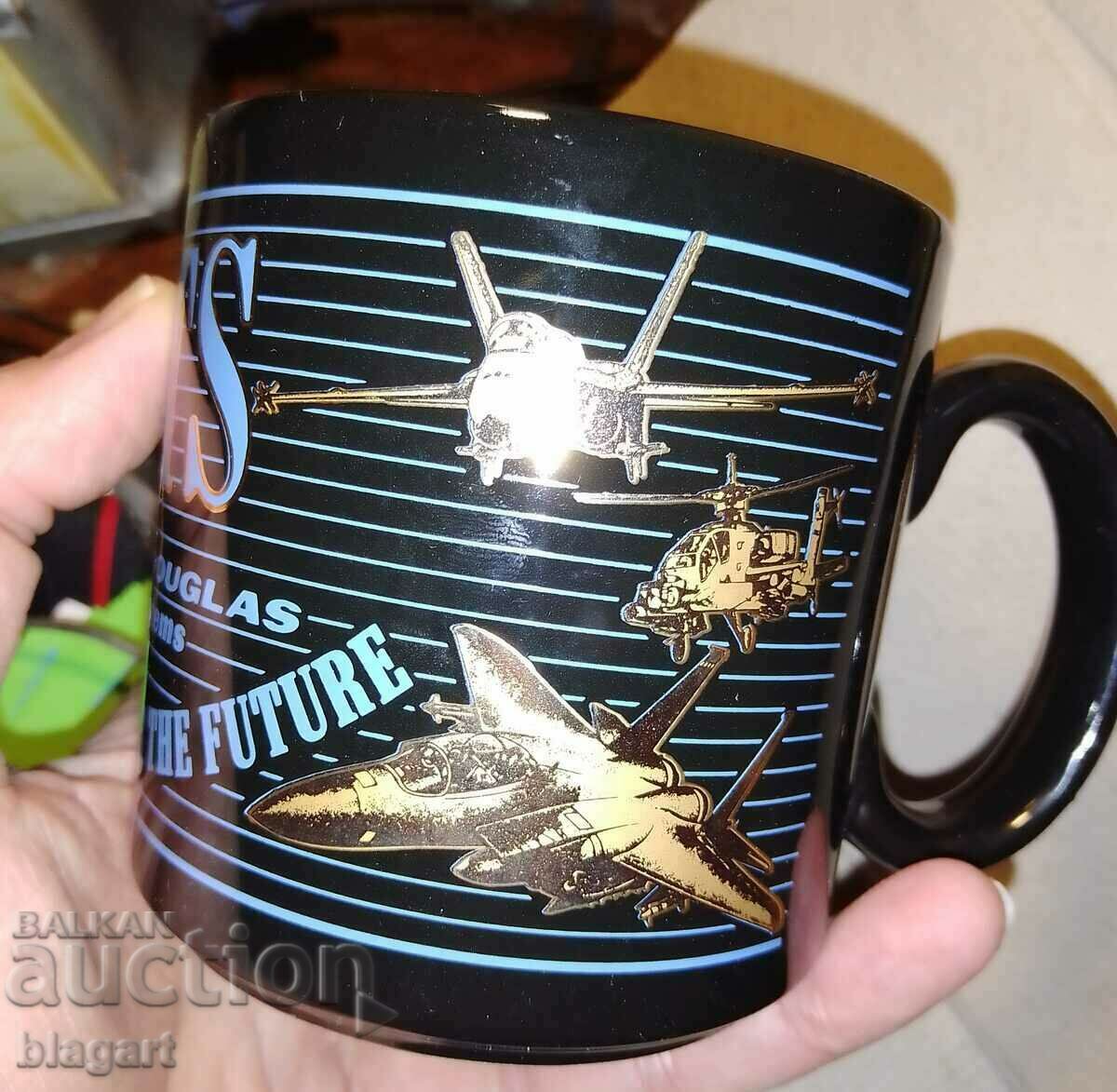 Δημοπρασία Κύπελλο πορσελάνης, ΝΑΤΟ, αεροπλάνα Δημοπρασία Κύπελλο πορσελάνης, ΝΑΤΟ, αεροπλάνα