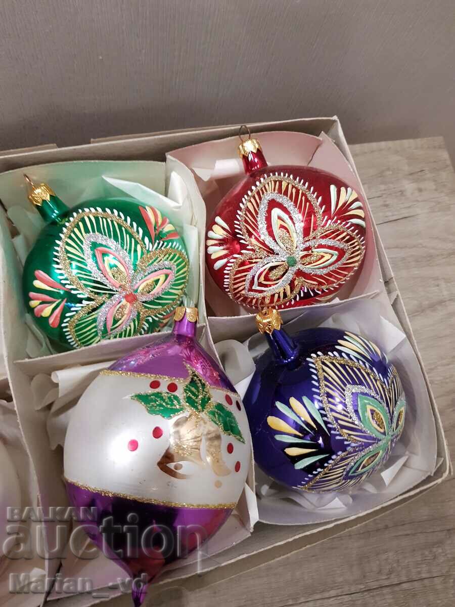 Livrarea Bile mari de pom de Crăciun din sticlă veche Livrarea Bile mari de pom de Crăciun din sticlă veche