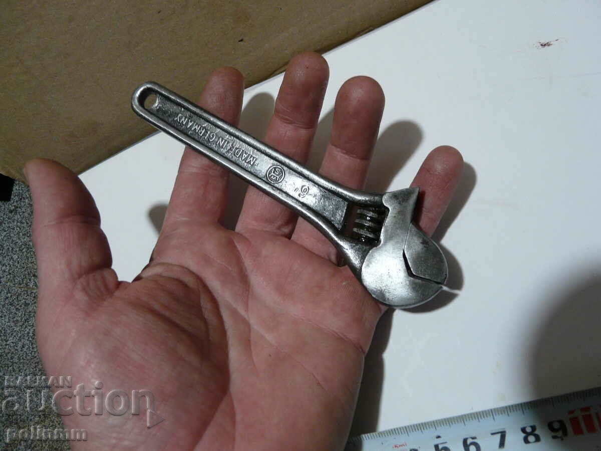 Delivery of Old small movable key - 33 Delivery of Old small movable key - 33