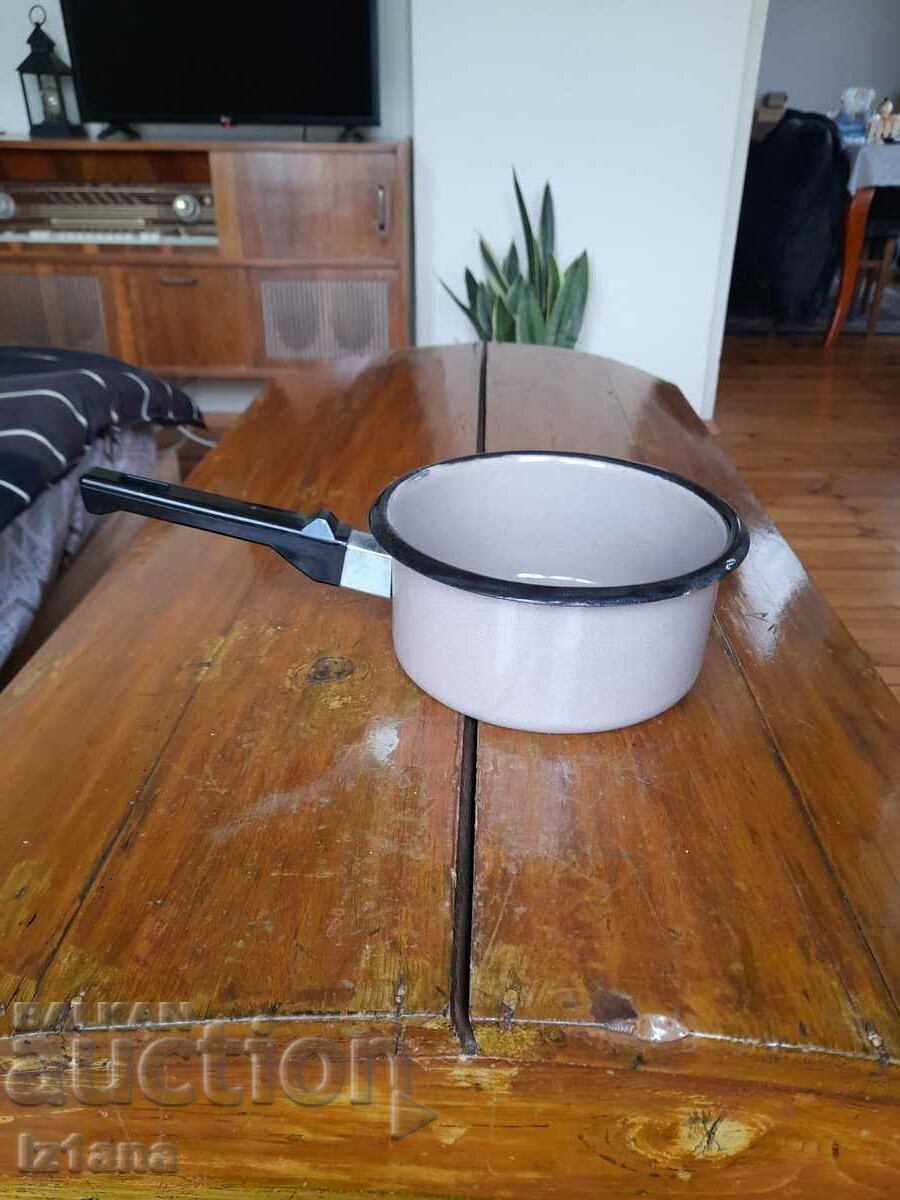 Аукцион Стара емайлирана касерола,тиган Аукцион Стара емайлирана касерола,тиган
