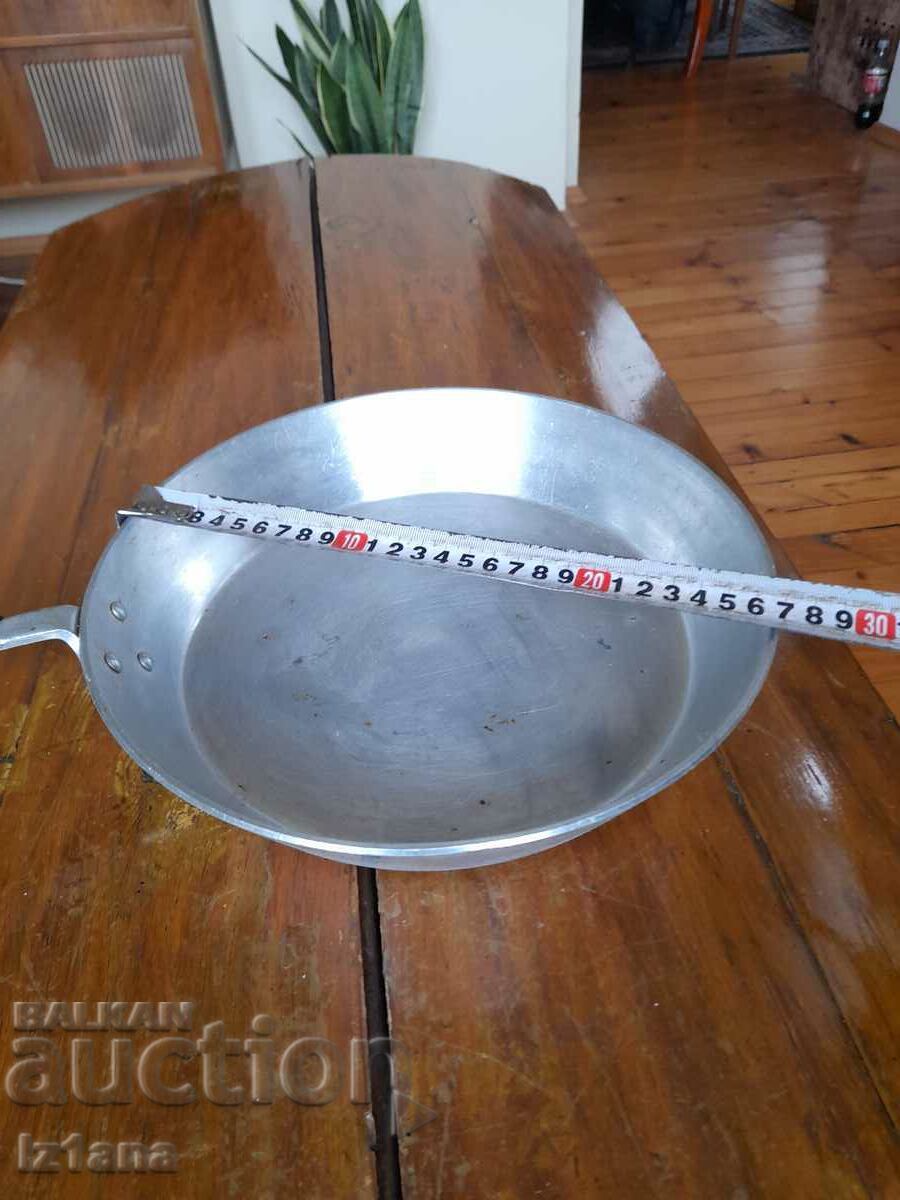 Delivery of Old aluminum pan Delivery of Old aluminum pan