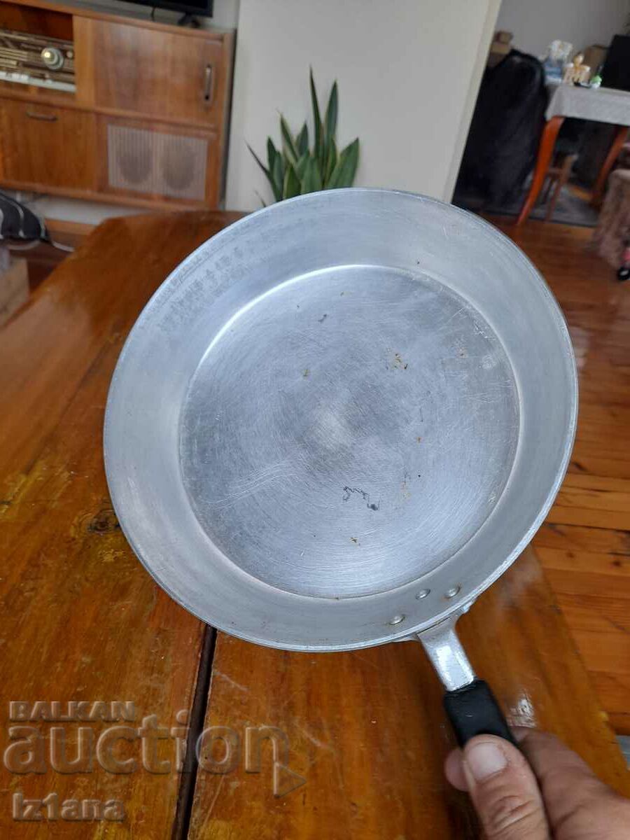 Old aluminum pan - 5 Old aluminum pan - 5