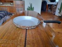 Tava veche din aluminiu