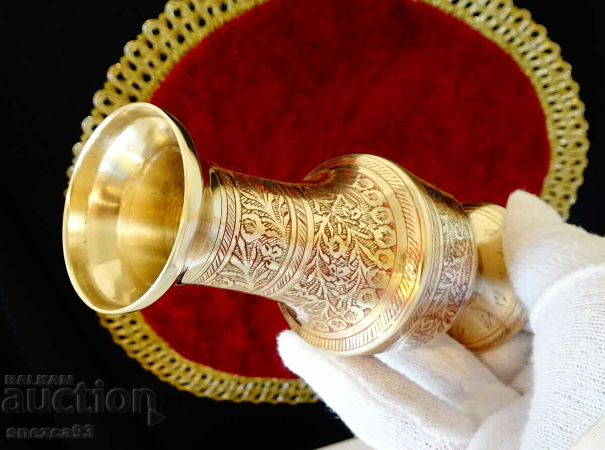 Auction Bronze vase, rakia carafe, cloisonné enamel Auction Bronze vase, rakia carafe, cloisonné enamel