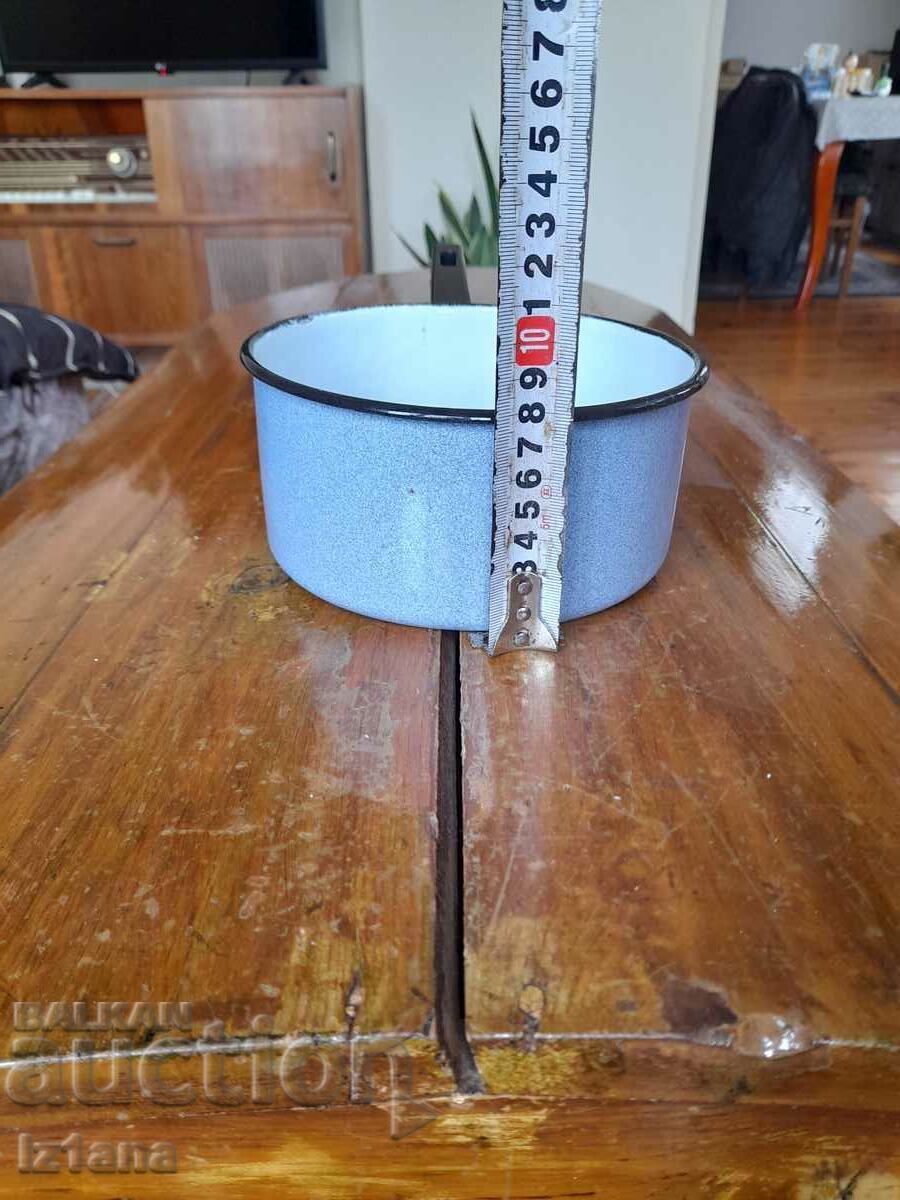 Стара емайлирана касерола,тиган с цена 28.00 лв. | € 14.32 Стара емайлирана касерола,тиган с цена 28.00 лв. | € 14.32