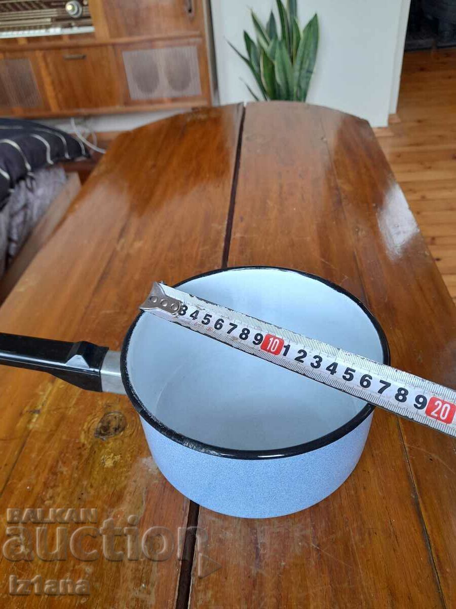 Аукцион Стара емайлирана касерола,тиган Аукцион Стара емайлирана касерола,тиган