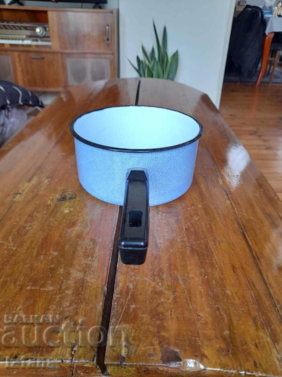 Доставка на Стара емайлирана касерола,тиган Доставка на Стара емайлирана касерола,тиган