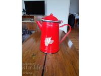 Стар емайлиран чайник