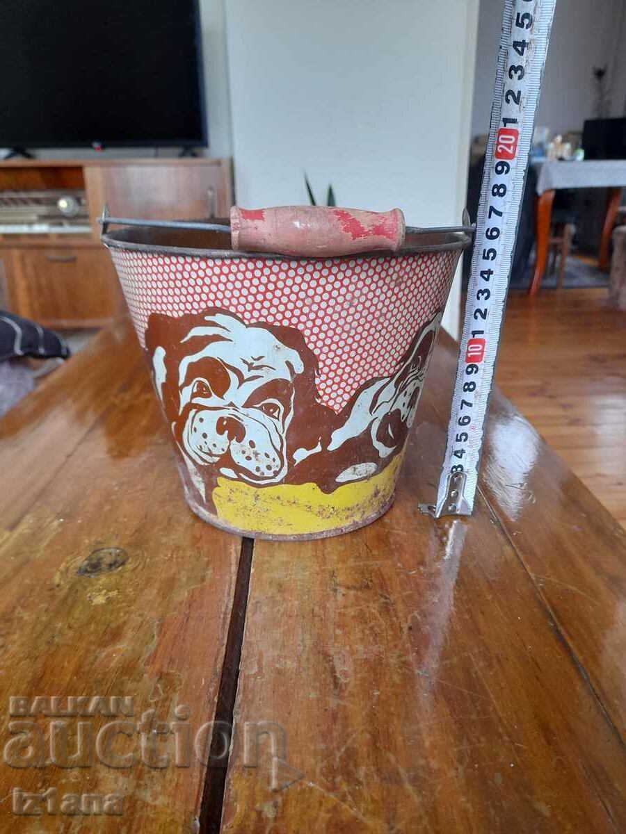 Auction Old children's bucket, bucket Auction Old children's bucket, bucket