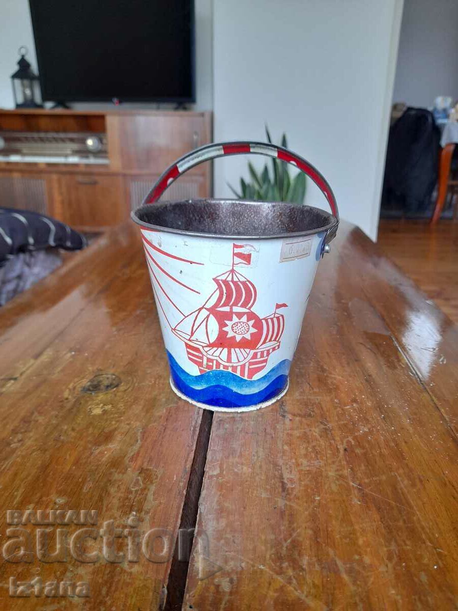 Old children's bucket, bucket Old children's bucket, bucket