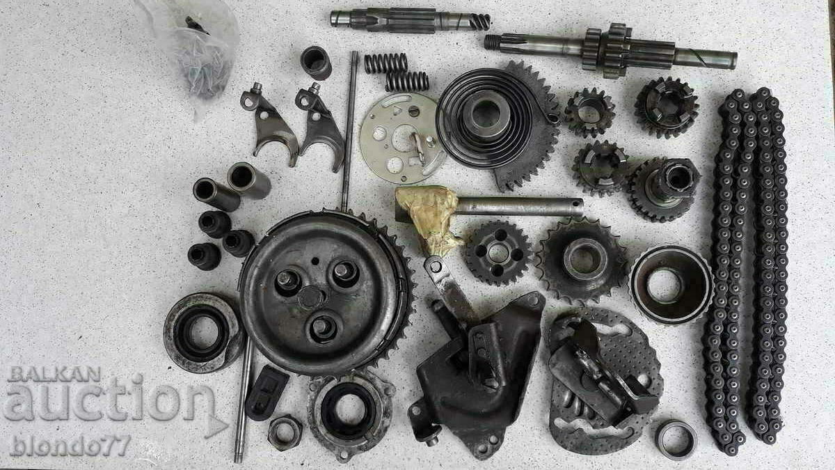 Engine parts for old ЧЗ 175