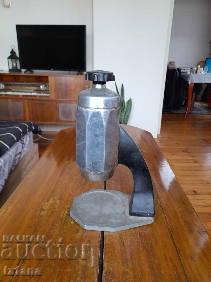 Old electric coffee maker with price 40.00 BGN | € 20.45 Old electric coffee maker with price 40.00 BGN | € 20.45