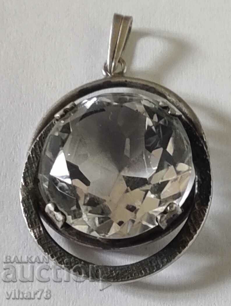 Auction  OLD SILVER PENDANT WITH NATURAL MOUNTAIN CRYSTAL