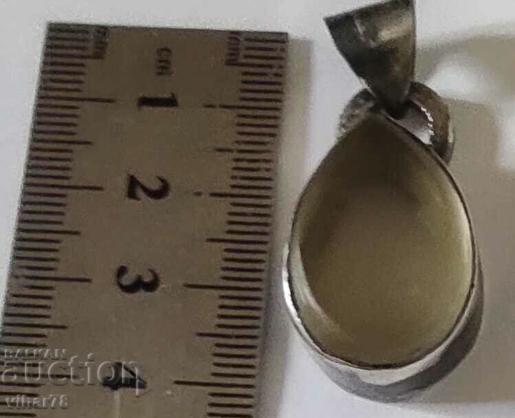 Auction  Silver pendant with natural citrine