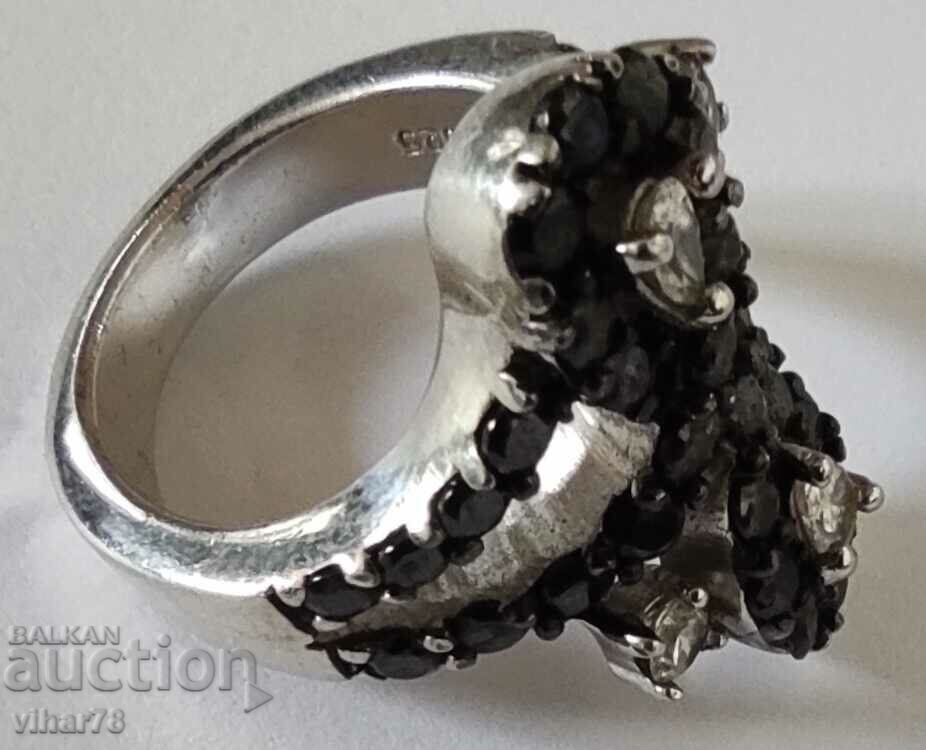 Delivery of VERY BEAUTIFUL SILVER WOMEN'S RING WITH BLACK ONYX ZIRCONIA Delivery of VERY BEAUTIFUL SILVER WOMEN'S RING WITH BLACK ONYX ZIRCONIA