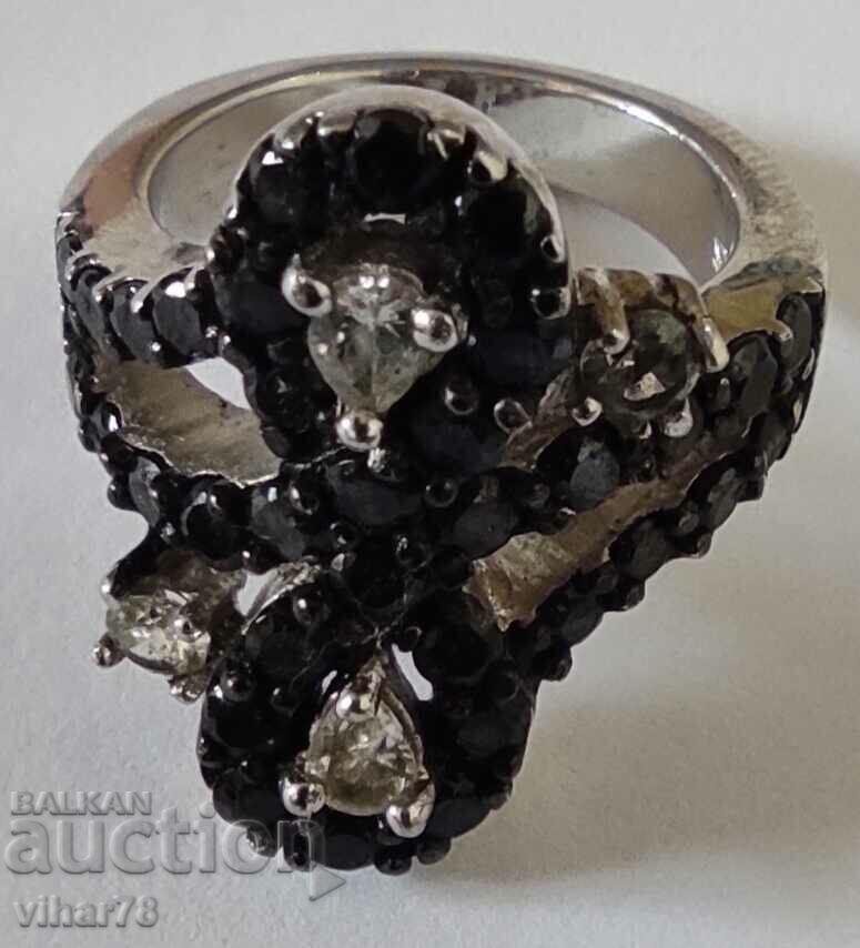 VERY BEAUTIFUL SILVER WOMEN'S RING WITH BLACK ONYX ZIRCONIA - 5 VERY BEAUTIFUL SILVER WOMEN'S RING WITH BLACK ONYX ZIRCONIA - 5