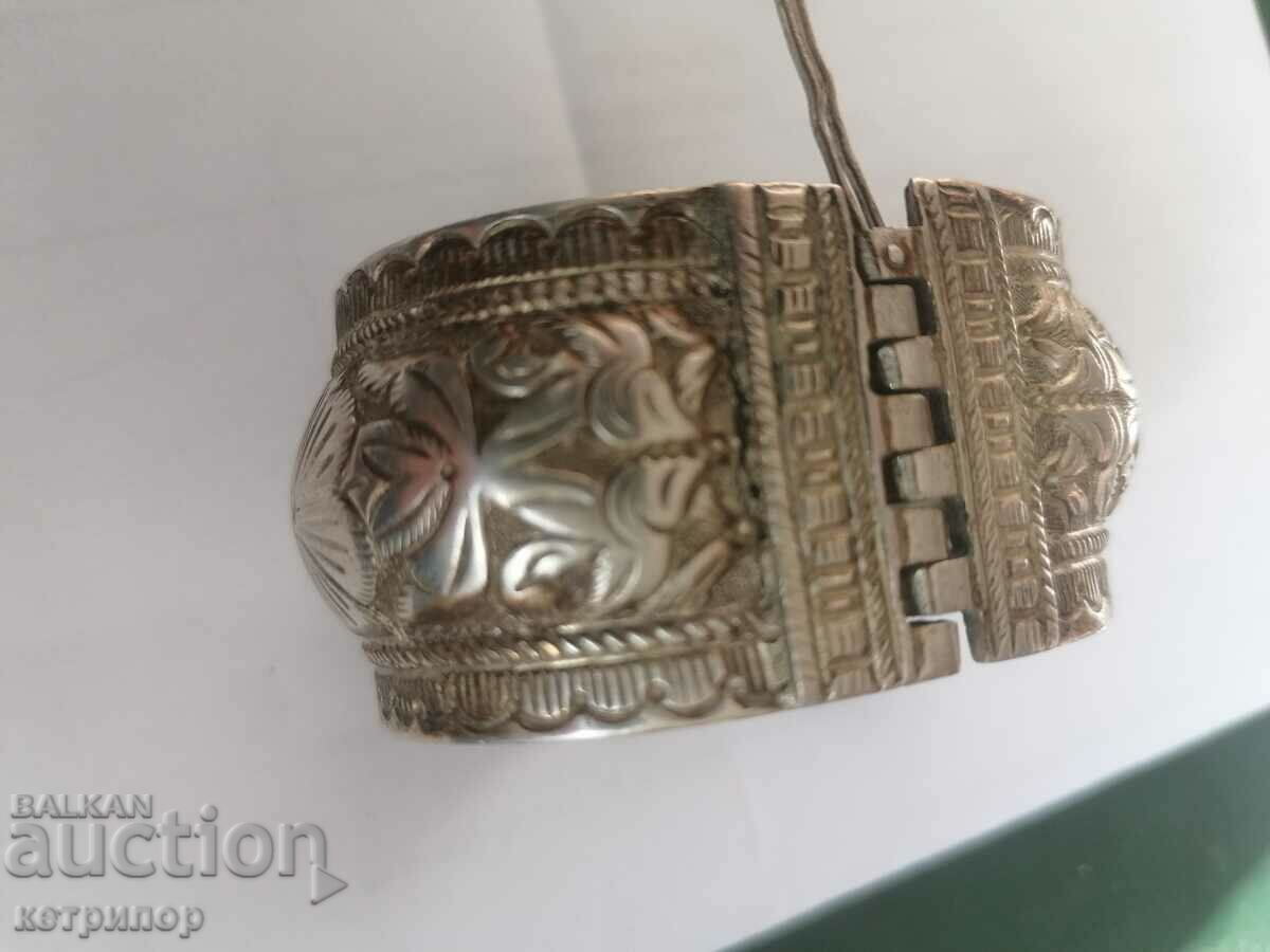 Old forged silver bracelet 50.65g with price 185.00 BGN | € 94.59 Old forged silver bracelet 50.65g with price 185.00 BGN | € 94.59