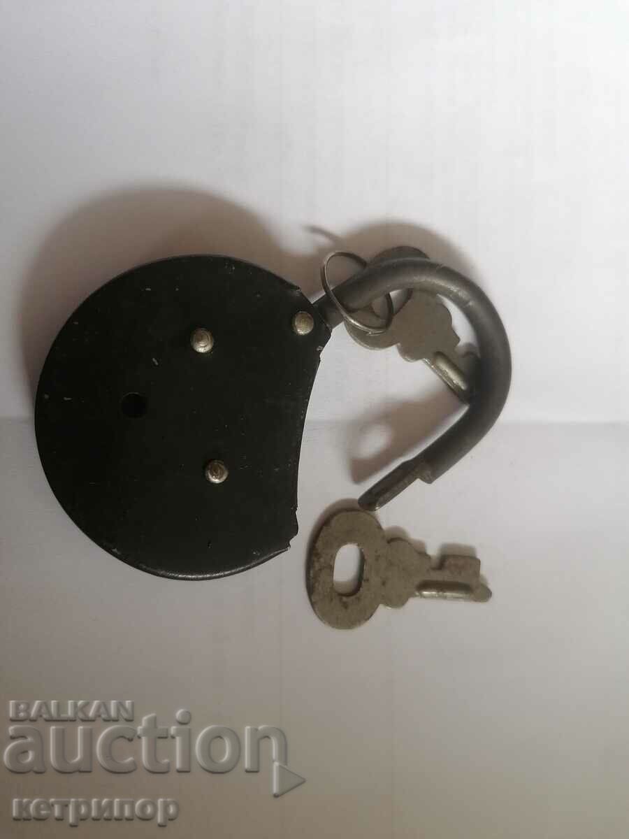 Катинар метален работещ с 2 ключа. с цена 11.00 лв. | € 5.62 Катинар метален работещ с 2 ключа. с цена 11.00 лв. | € 5.62