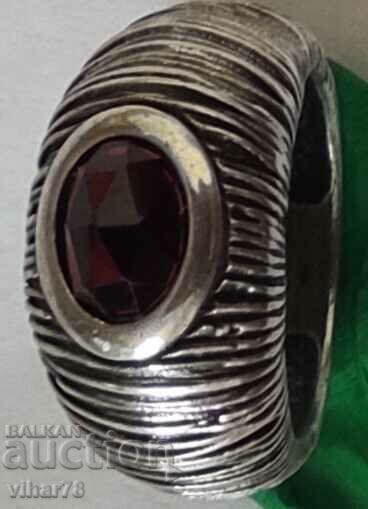 WOMEN'S SILVER RING WITH GARNET - 5 WOMEN'S SILVER RING WITH GARNET - 5