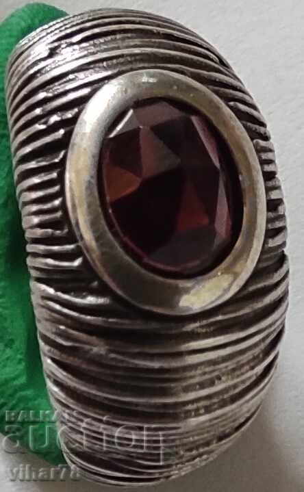 WOMEN'S SILVER RING WITH GARNET - 6 WOMEN'S SILVER RING WITH GARNET - 6