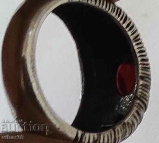 WOMEN'S SILVER RING WITH GARNET - 7 WOMEN'S SILVER RING WITH GARNET - 7