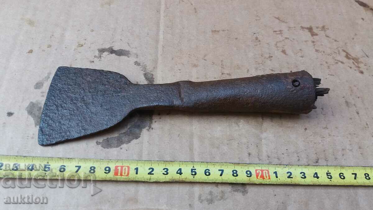 Auction WROUGHT REVIVAL SCRATCH - CRANE Auction WROUGHT REVIVAL SCRATCH - CRANE