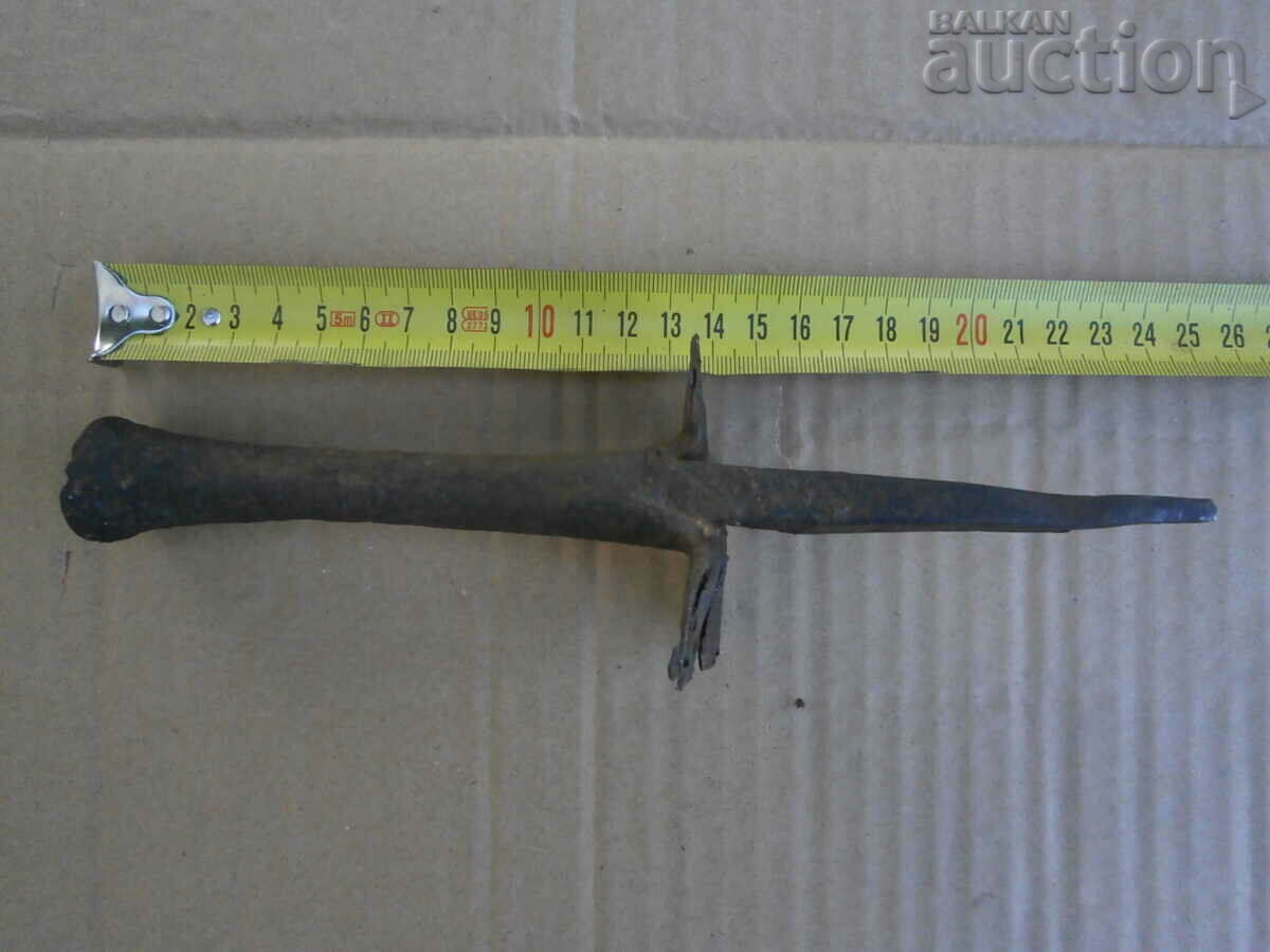 Delivery of an ancient primitive anvil Delivery of an ancient primitive anvil