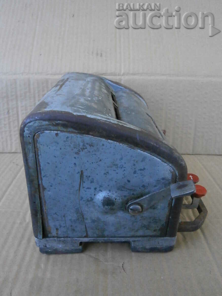 Calculator manual de epocă anilor 1930 - 6 Calculator manual de epocă anilor 1930 - 6