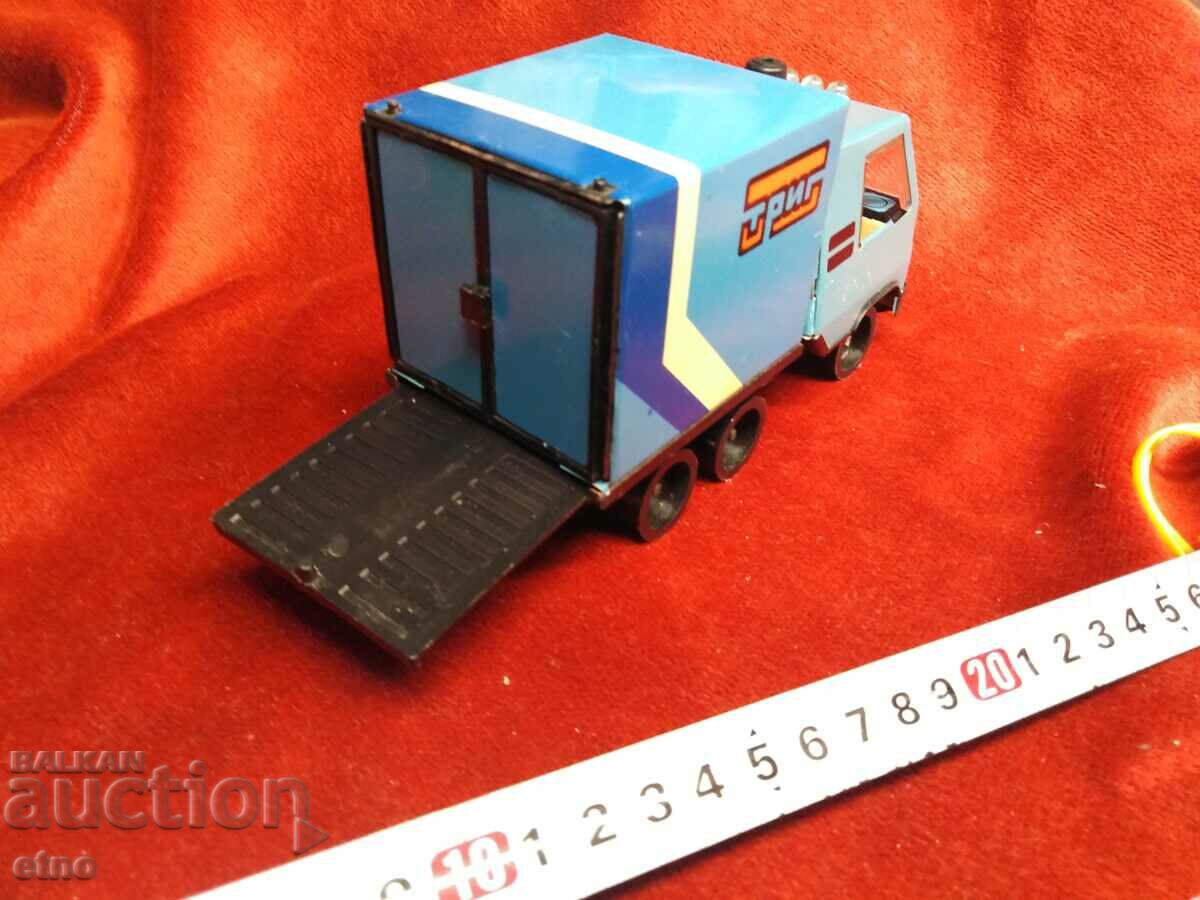 SOC VECHI. CAMION DE JUCĂRIE - 5