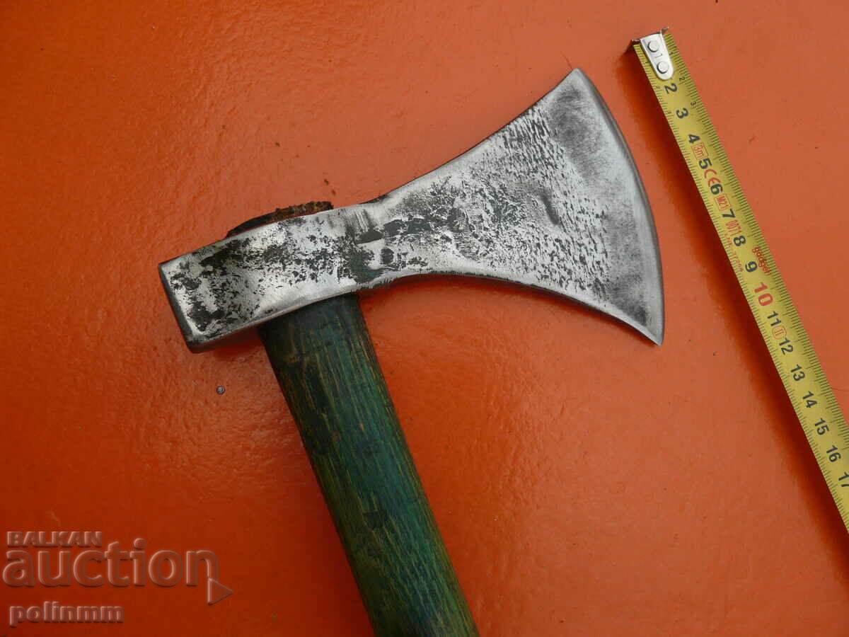 Auction  Old hammer ax - 194