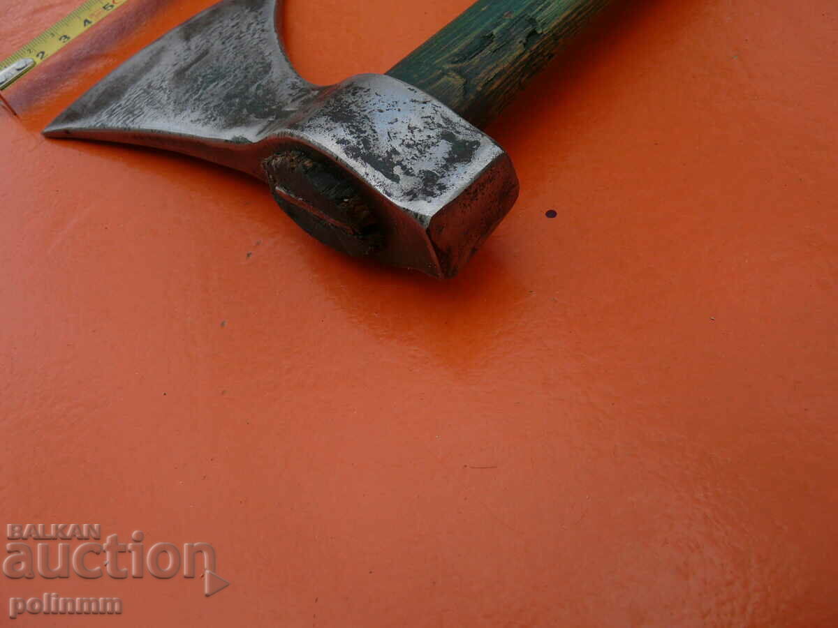 Delivery of Old hammer ax - 194
